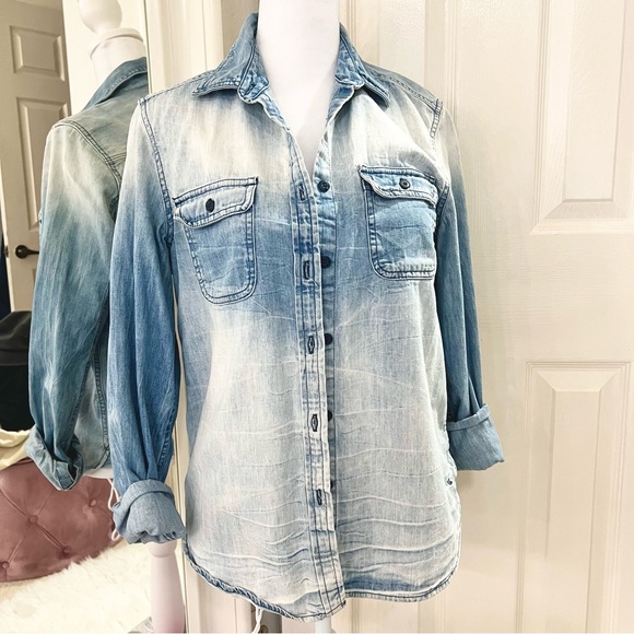 AEO Light Wash Denim Shirt - Picture 1 of 5